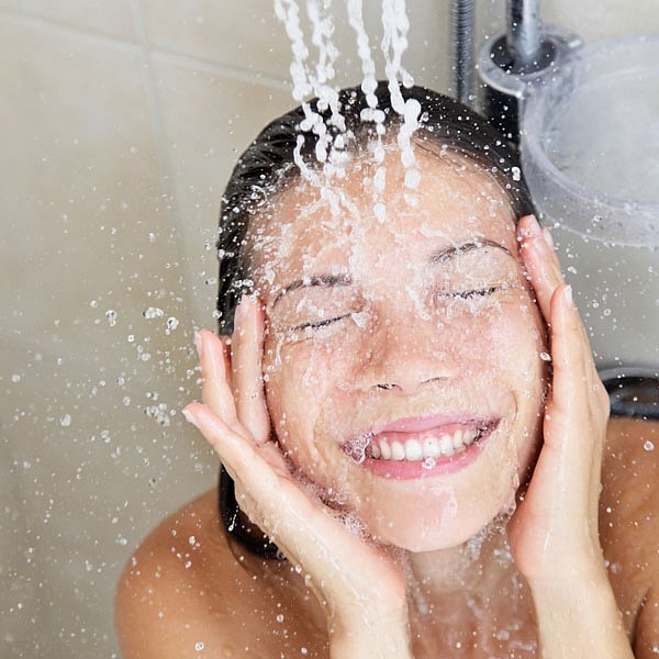 Những sai lầm khi tắm khiến sức khỏe nguy hại, da bị tổn thương