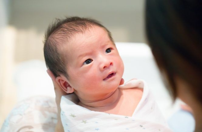 6 cách giúp mẹ phòng ngừa bệnh vặt cho bé mới sinh