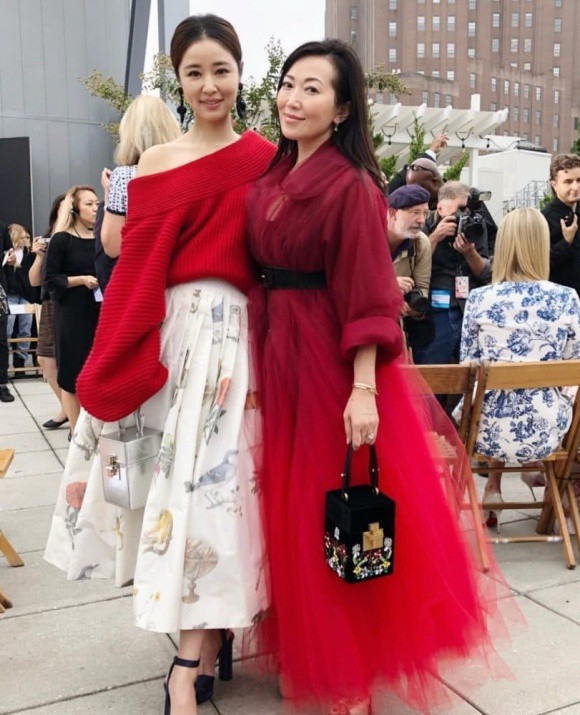Người đẹp Hoa ngữ dự Tuần lễ thời trang quốc tế