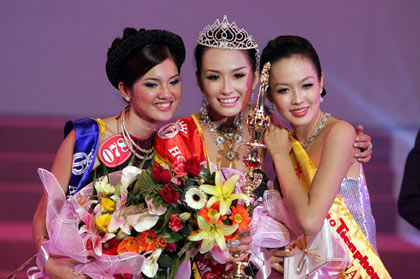 Nguồn thu nhập của các Hoa hậu Việt thời nay từ đâu ra?