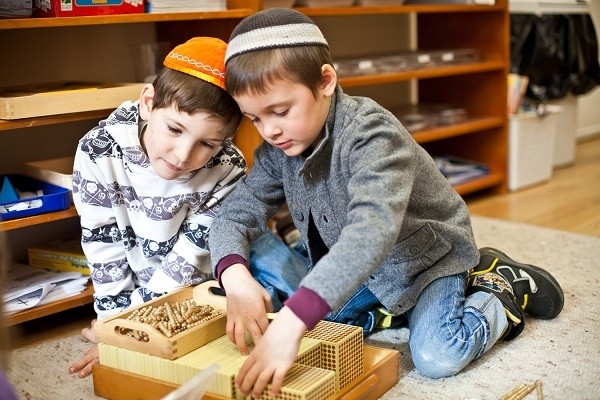 Nhìn người Do Thái dạy con để hiểu vì sao họ tài giỏi và thành công