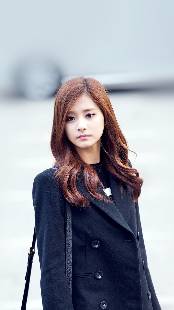 Những idol Hàn chỉ mặc nguyên cây đen thôi cũng đủ bùng nổ