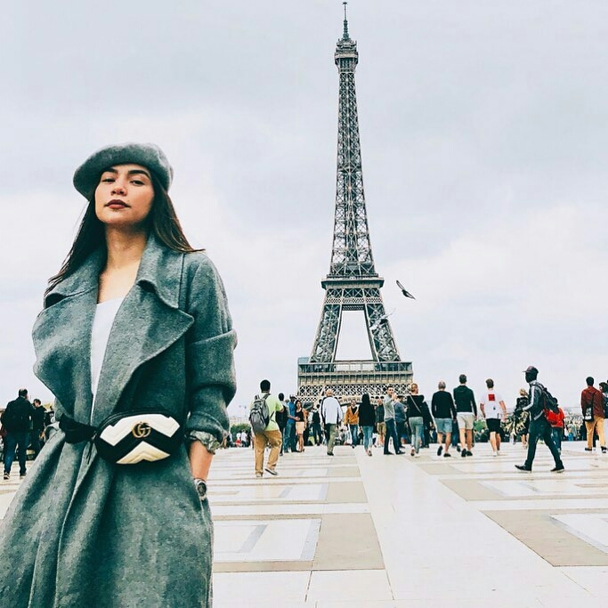 Những item nào đang chiếm sóng street style của sao nữ Vbiz?