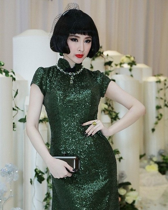 Sao Việt vừa già vừa sến khi đội mũ như quý tộc Hoàng gia Anh