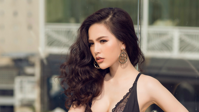Thánh nữ Mì gõ xuất hiện đẩy đà, Quốc Thiên né ống kính sau PTTM