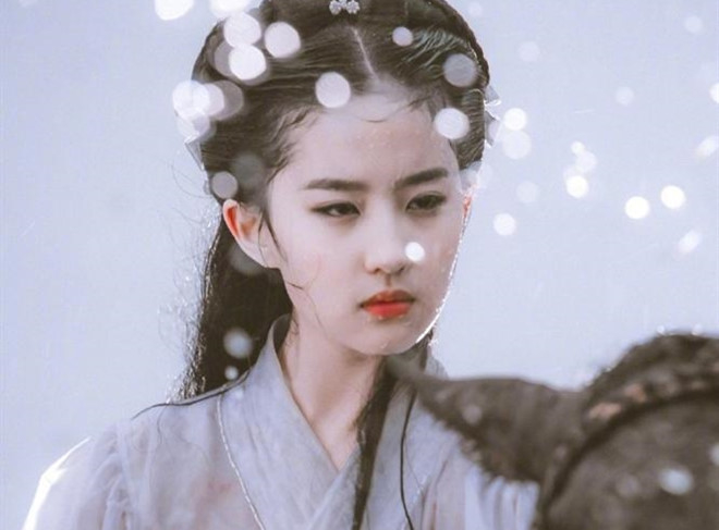 Loạt hình ảnh tuổi 16 chưa từng được công bố của Lưu Diệc Phi