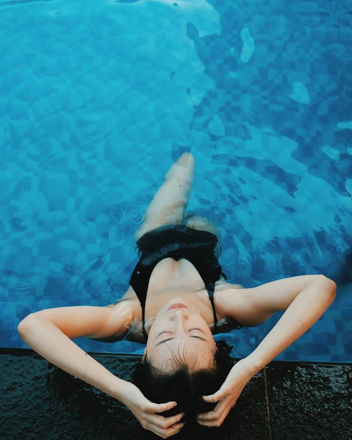 Dàn BTV - MC đốt mắt người xem với hình ảnh bikini nóng bỏng