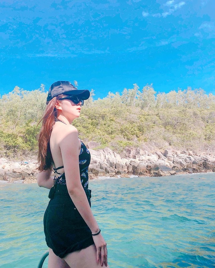 Dàn BTV - MC đốt mắt người xem với hình ảnh bikini nóng bỏng
