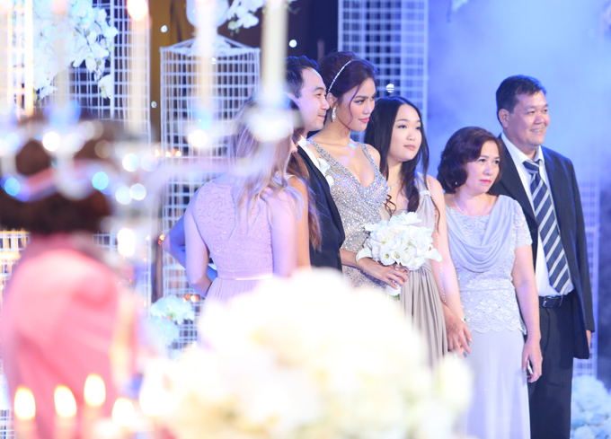 Dàn khách mời toàn sao “khủng” đổ bộ đám cưới Lan Khuê