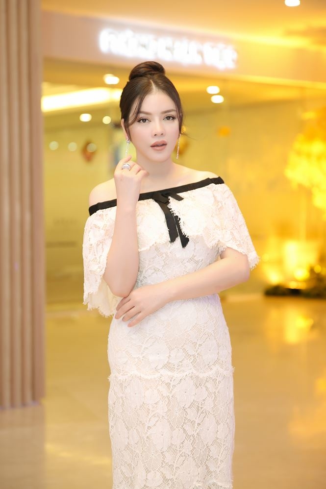Điểm danh những set đồ hiệu “tiền tạ tiền tấn” sao Vbiz dát lên người