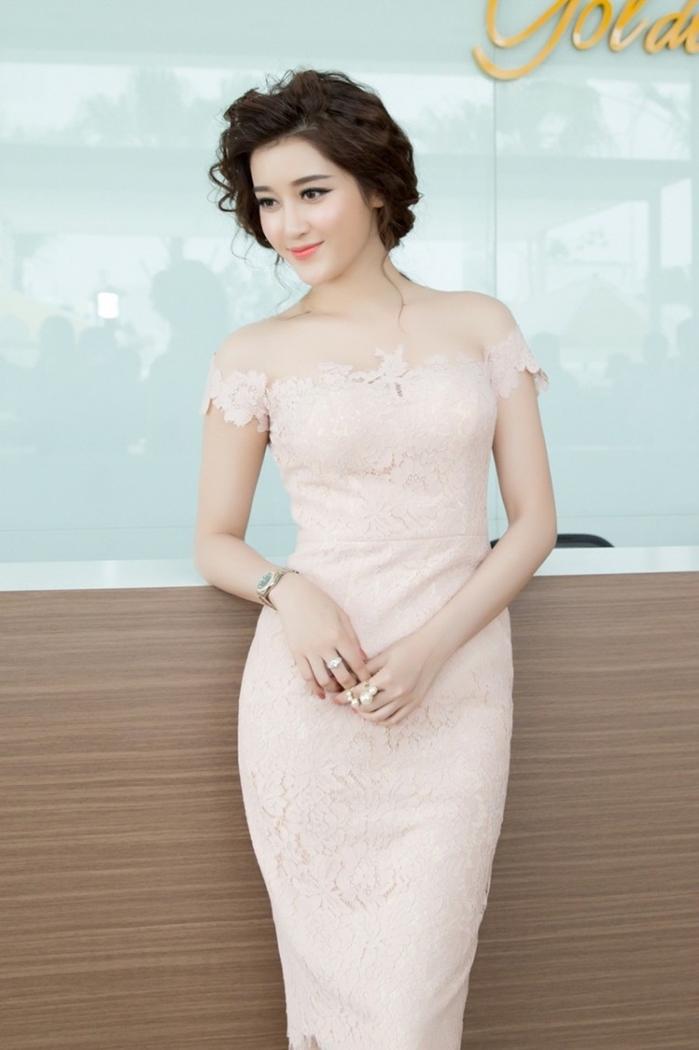 Điểm danh những set đồ hiệu “tiền tạ tiền tấn” sao Vbiz dát lên người