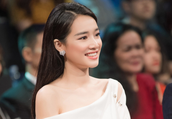 Làm sai bước trang điểm này, loạt mỹ nhân Việt bị cộng thêm tuổi