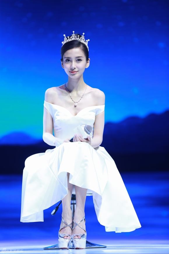 Những mỹ nhân Hoa ngữ thường lộ diện với thân hình gầy trơ xương
