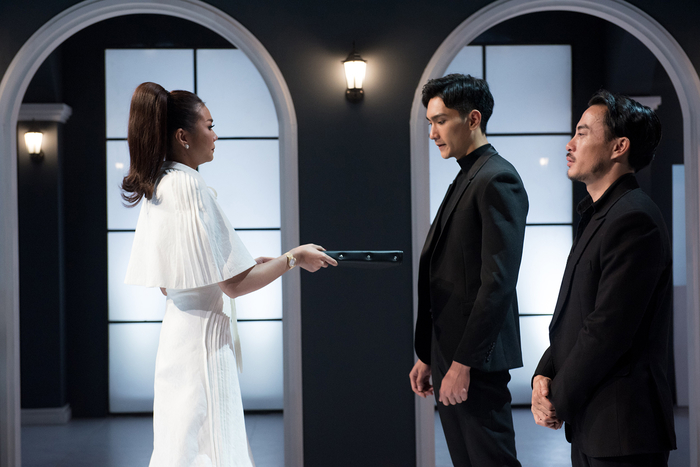 The Face 2018 tập 2: Võ Hoàng Yến đập bàn khi Huy Quang phải ra về