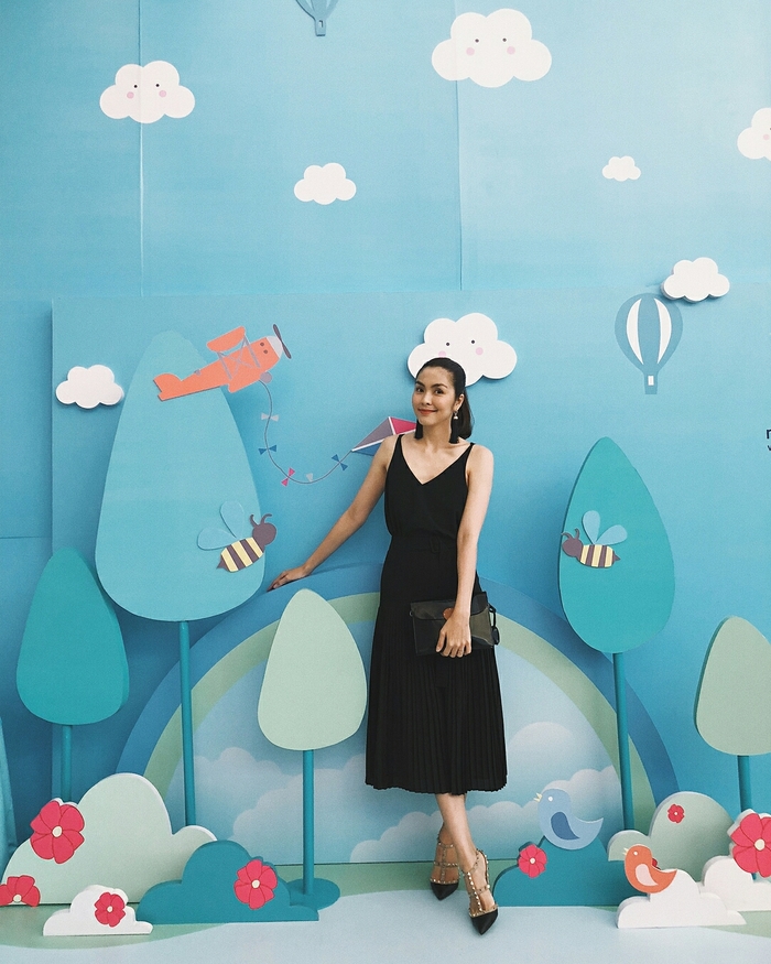 Hot mom Vbiz Hà Tăng đã trở lại đường đua street style