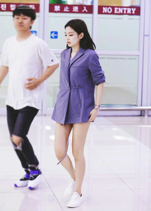 Thời trang sân bay sang chảnh của Jennie Kim
