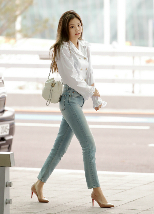 Thời trang sân bay sang chảnh của Jennie Kim