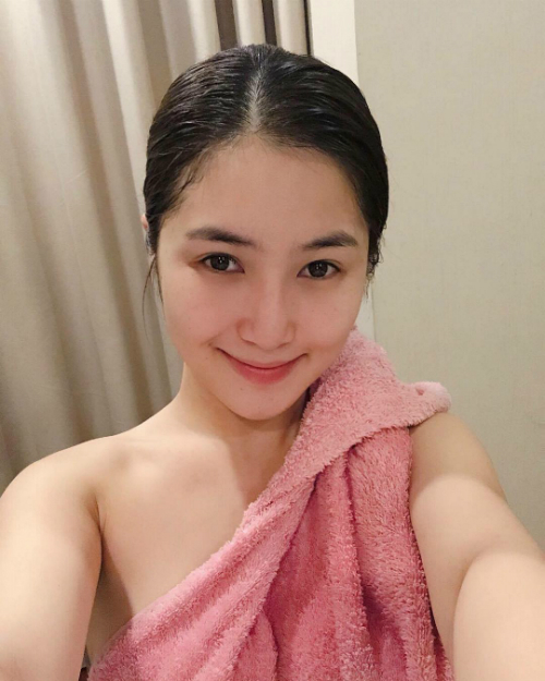 Ưng Hoàng Phúc tung ảnh cưới, Trường Giang khoe ảnh bên “Rảnh phi