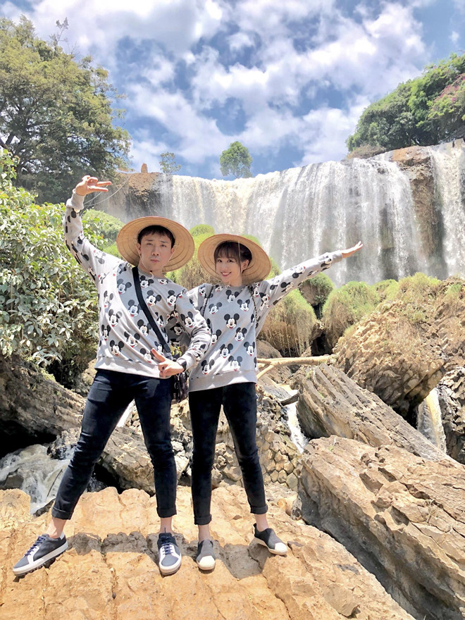 4 cặp vợ chồng chị em Châu Á ăn gian tuổi nhờ style trẻ trung