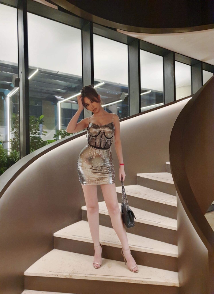 Top sao mặc đẹp - xấu: Nhã Phương khoe vóc dáng giữa tin đồn bầu bí
