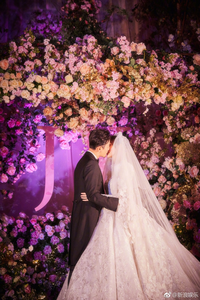 Bí mật chiếc váy cưới của cô dâu Đường Yên