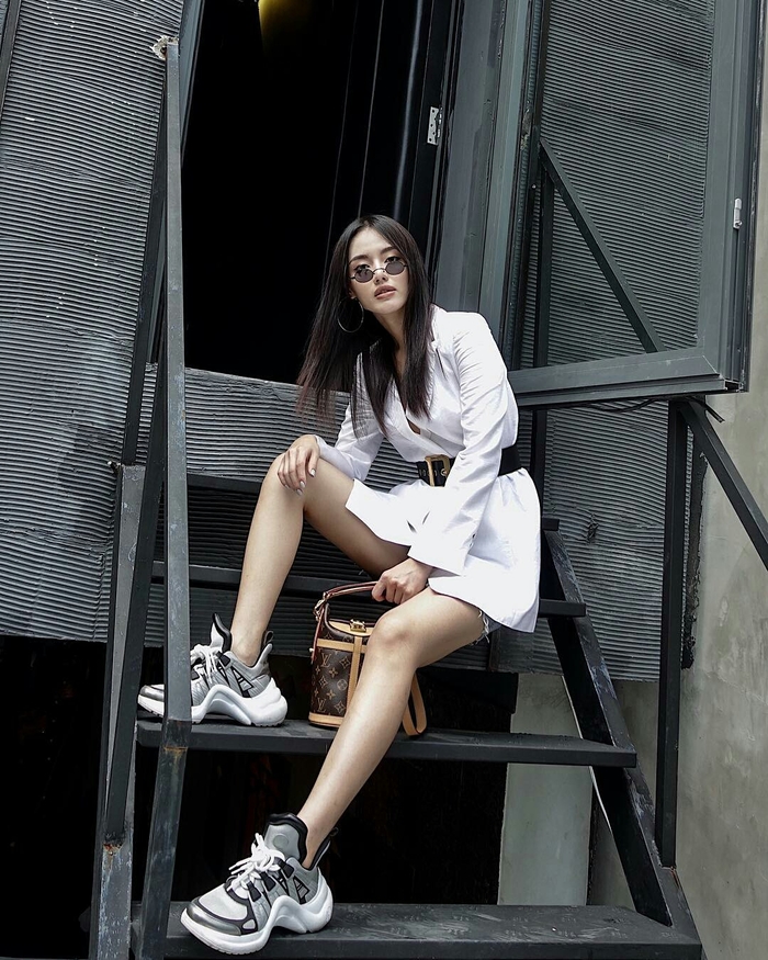 Bucket bag - Chiếc túi cà mên đánh chiếm trái tim hàng loạt sao nữ
