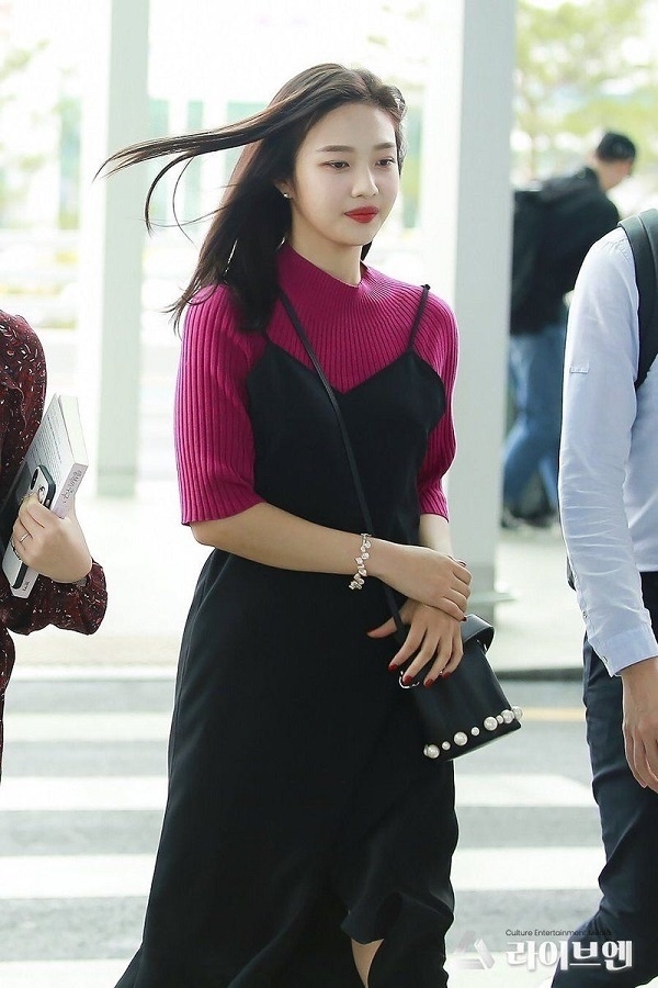 Bucket bag - Chiếc túi cà mên đánh chiếm trái tim hàng loạt sao nữ