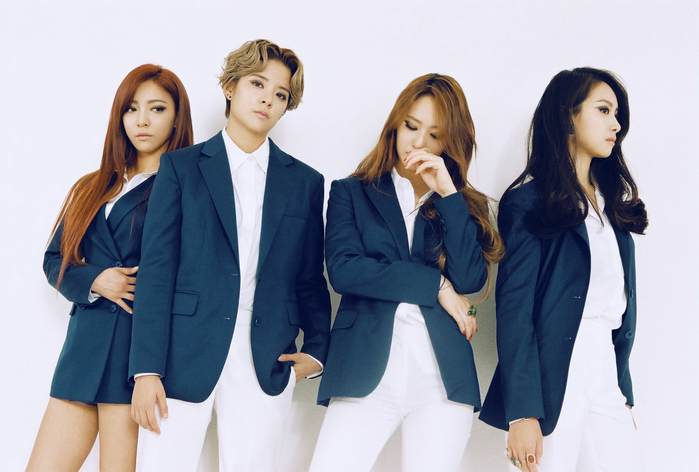 Các nhóm nhạc Hàn từng suýt debut dưới cái tên dị khó hiểu