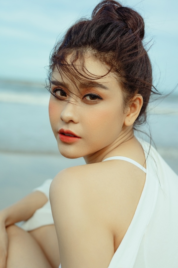 Dàn mỹ nhân Việt cùng tuổi Quỳnh Búp Bê: Có người đã đuề huề 2 con