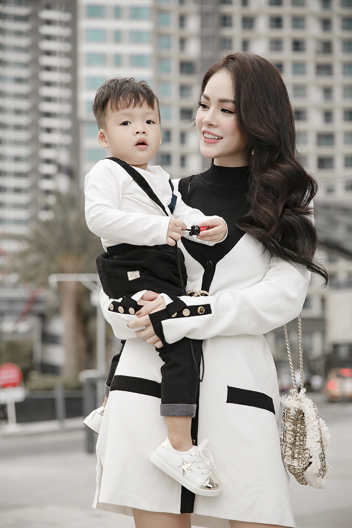 Hau ly hon cua sao Viet: Nguoi an nhien ben con cai, nguoi dien cuong dao keo