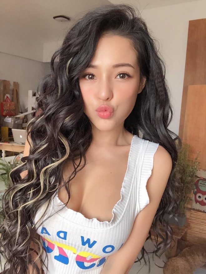 Bóc mẽ sự khác biệt giữa ảnh selfie và ảnh bị tag của sao