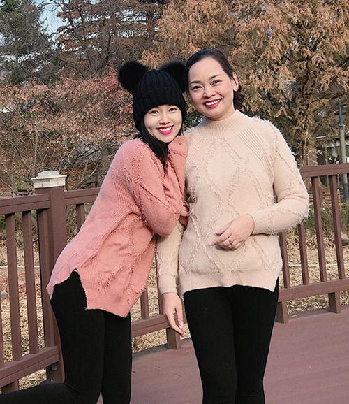 Hội mỹ nhân Việt cứ đăng ảnh thời trang cùng mẹ là được khen hết lời!