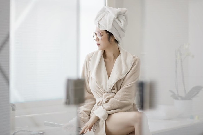 Sao Việt gợi cảm phơi thân trong bồn tắm đọ vẻ sexy