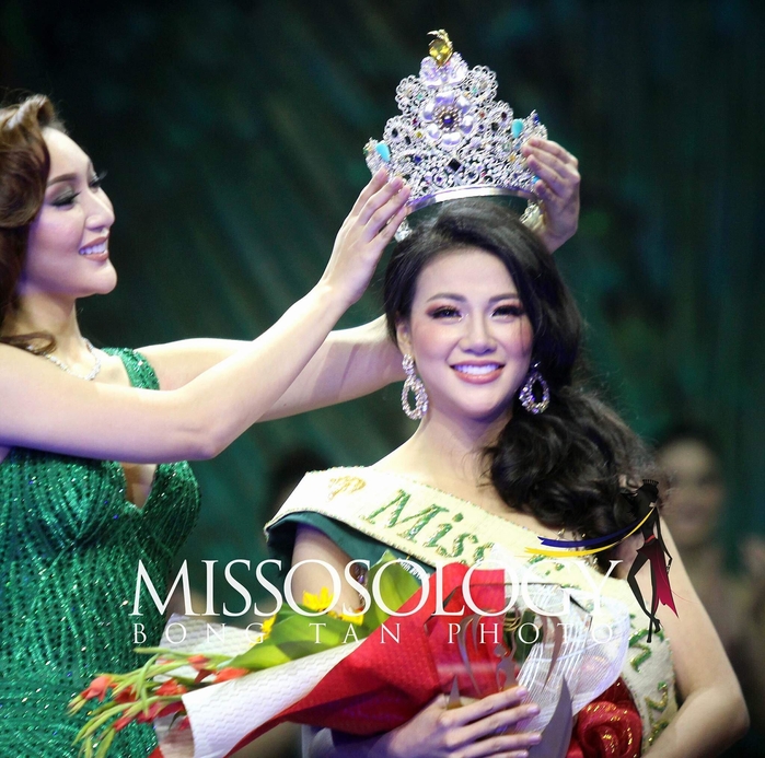 Nguyễn Phương Khánh đăng quang ngôi vị Hoa hậu Trái đất 2018