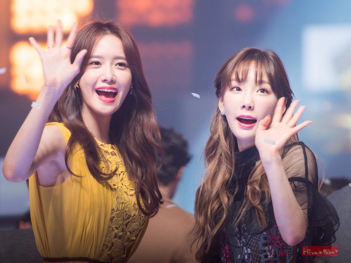 Những nam thần, mỹ nữ Kpop đẹp đôi khi đứng cạnh bất kỳ ai