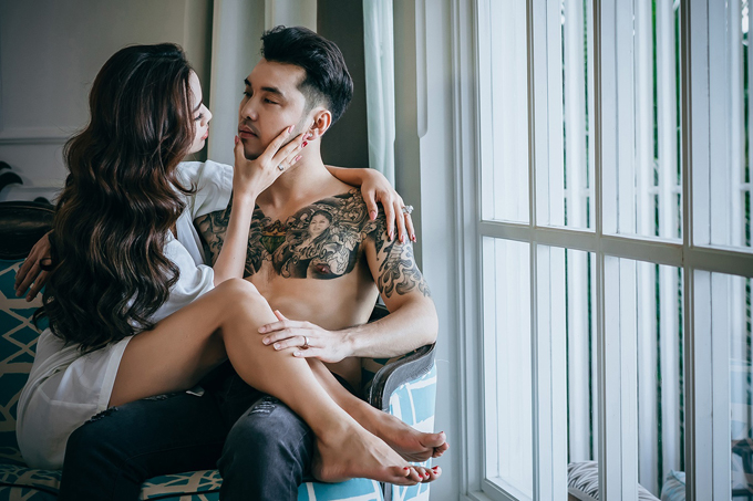 Phát sốt với cảnh Ưng Hoàng Phúc cởi trần chụp ảnh cưới với Kim Cương