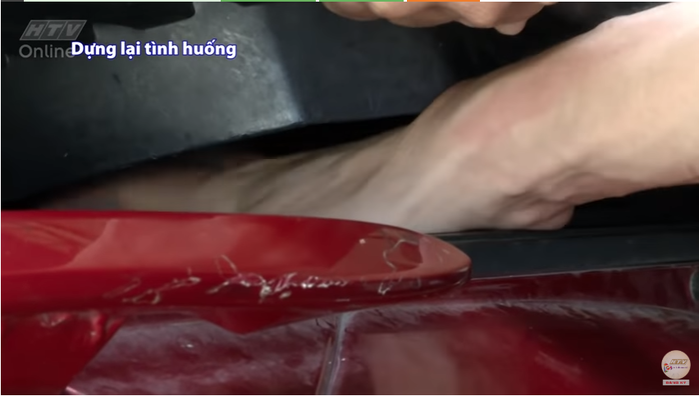 Để tiền trong cốp, người phụ nữ tá hỏa vì chiếc ví mất tích
