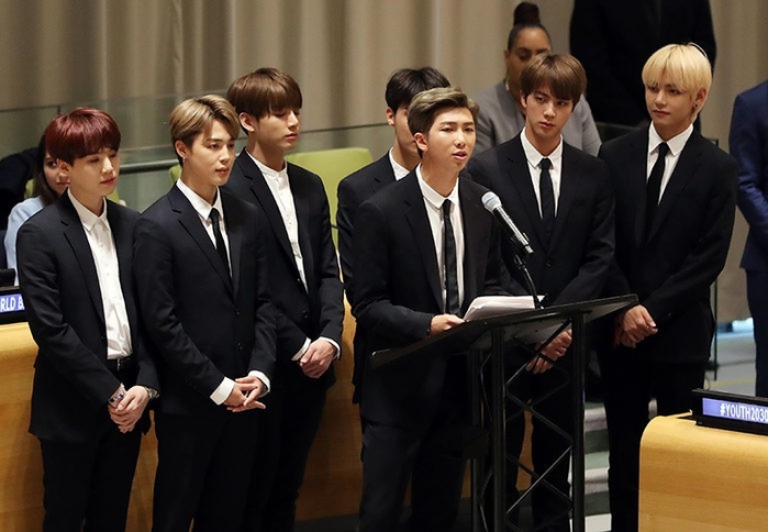 11 sao Hàn tuổi Tuất thành công 2018: BTS đã có tận 2 thành viên