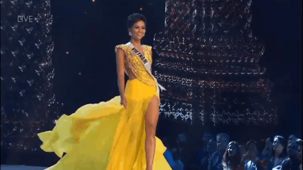 9 tuyệt tác đầm dạ hội của các hoa hậu Việt ở Miss Universe