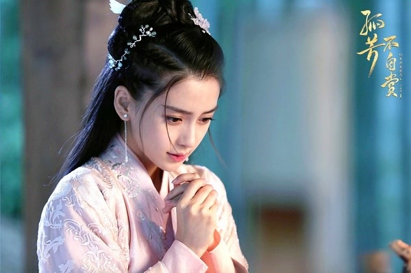5 sao nữ này có diễn xuất thảm họa làm hại cả bộ phim