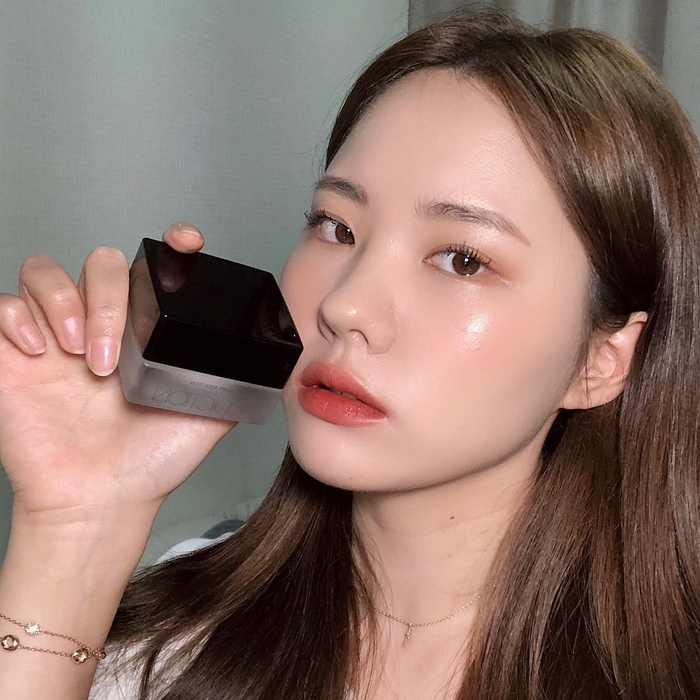 Bạn đã kịp có trong tay 6 món mỹ phẩm hứa hẹn sẽ “gây bão” 2019