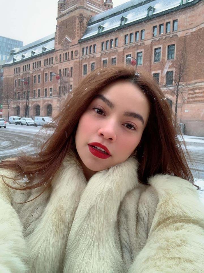 Bích Phương “lầy” hết cỡ, Sỹ Thanh tung bộ ảnh sexy tột bậc