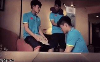 Cầu thủ tuyển Việt Nam có biệt tài bắt trend cực nhạy