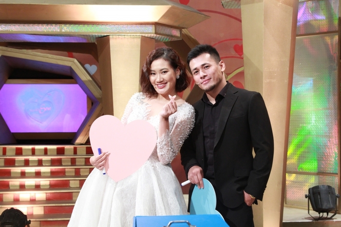 Chết cười với màn vạch mặt lầy lội của cặp vợ chồng trẻ