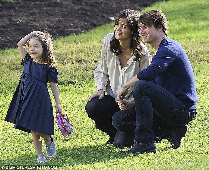 Katie Holmes mạnh mẽ trỗi dậy, thoát khỏi cái bóng của chồng cũ