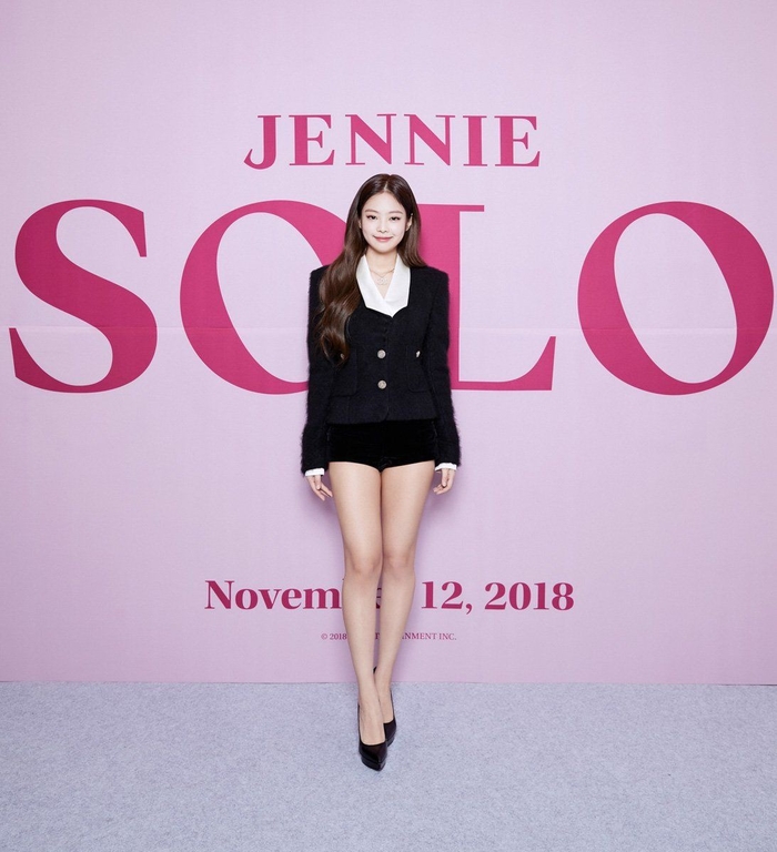 Đẳng cấp Jennie: Diện lại kiểu trang phục vẫn khiến nhiều người khen