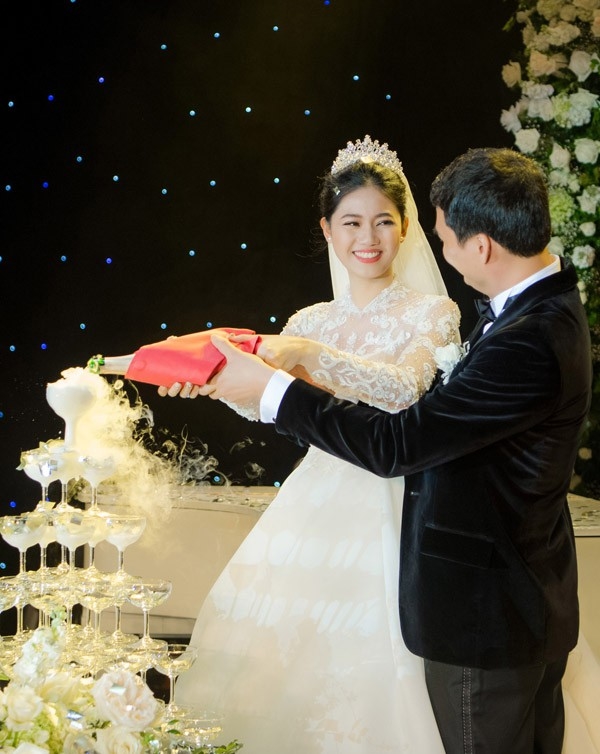 Điểm danh những đám cưới xa hoa và gây chú ý năm 2018 của sao Việt