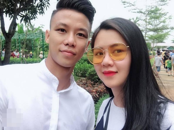 Đọ nhan sắc dàn hậu phương vững chắc của các lão tướng tuyển Việt Nam
