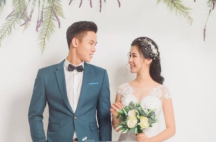 Đọ nhan sắc dàn hậu phương vững chắc của các lão tướng tuyển Việt Nam