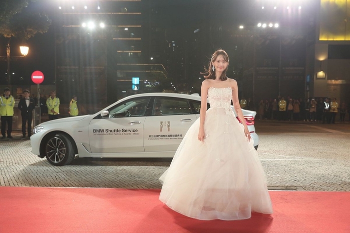 Dù bị chê nhiều khuyết điểm, Yoona vẫn hút mắt khán giả